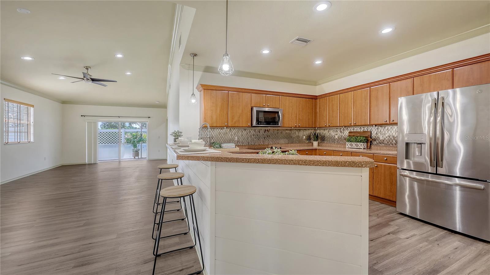 Image 25 of 44 For 203 28th Street W