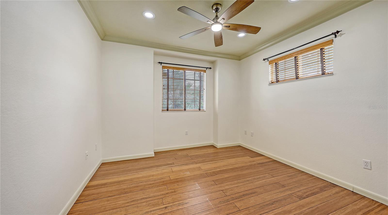 Image 30 of 44 For 203 28th Street W