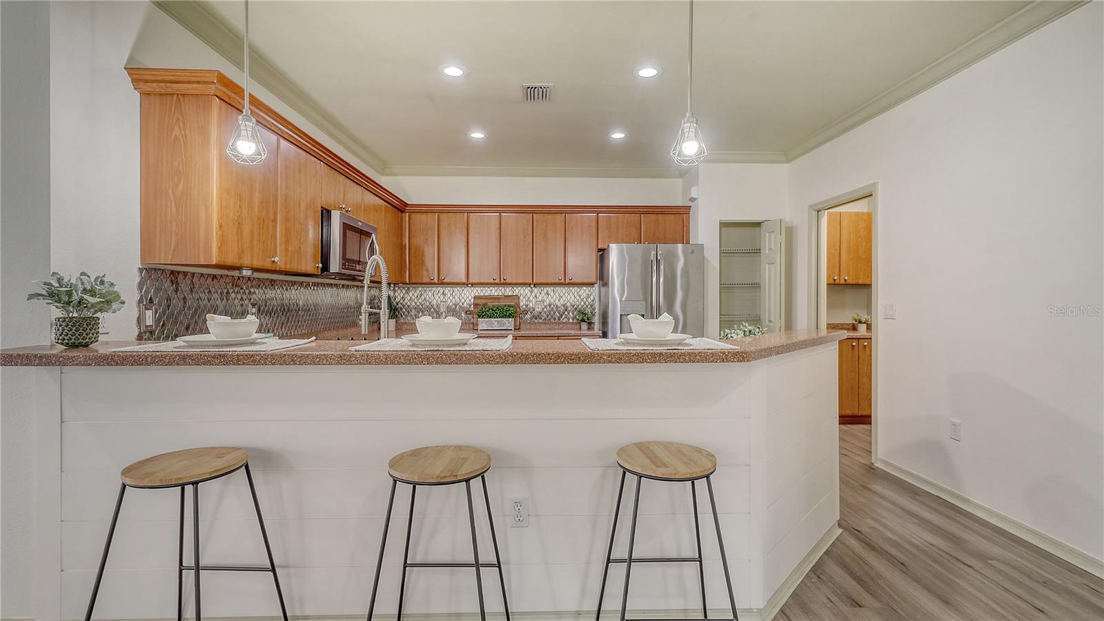 Image 7 of 44 For 203 28th Street W