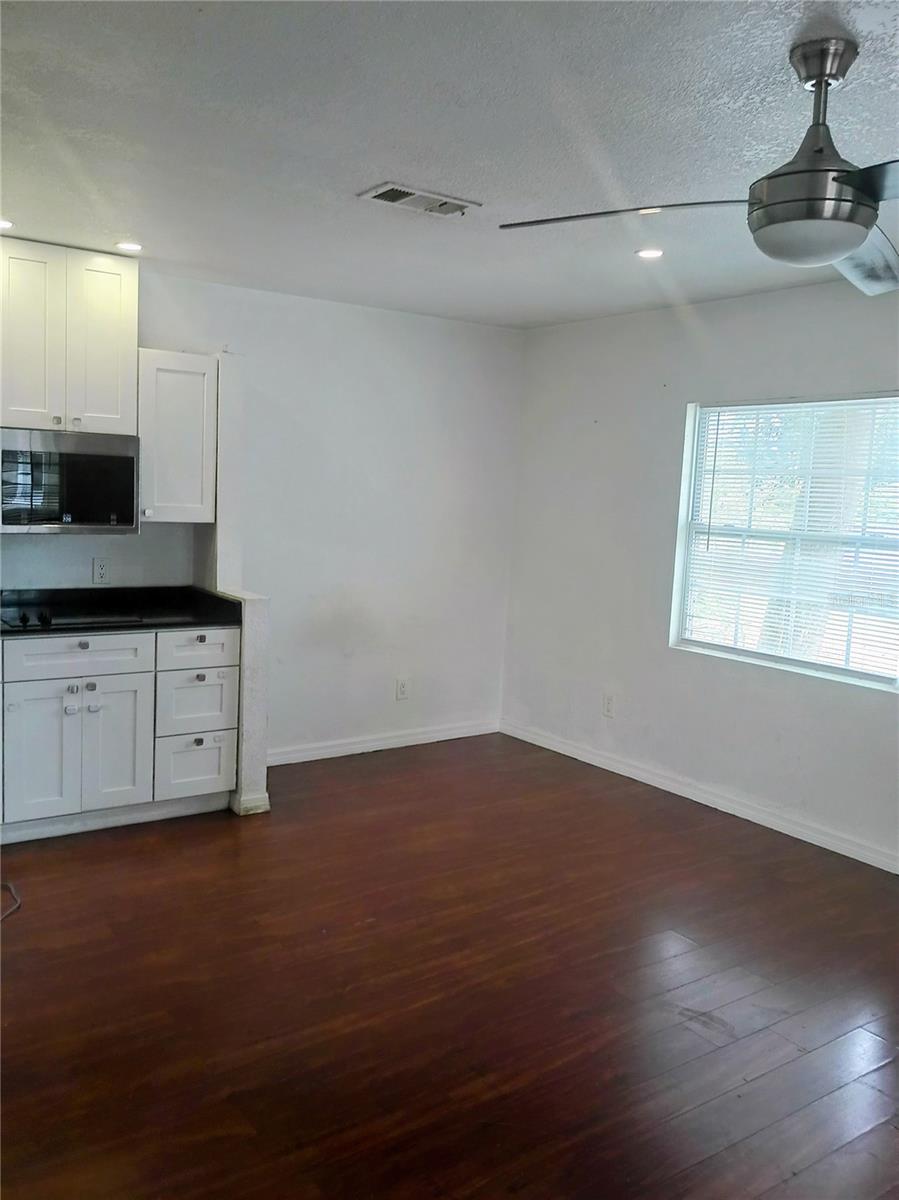 Image 4 of 12 For 801 22nd Avenue W