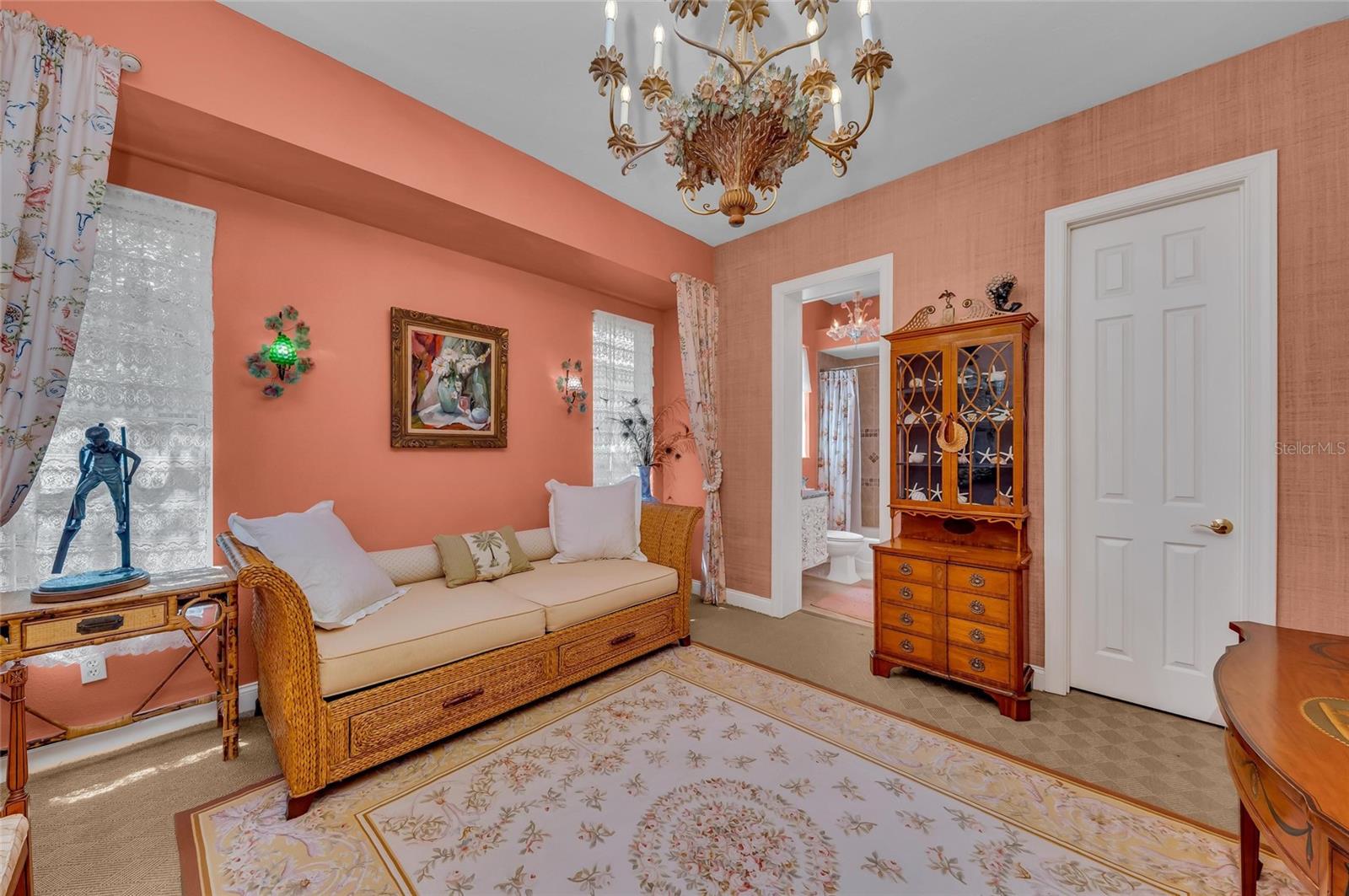 Listing photo id 18 for 8105 Warwick Gardens Lane