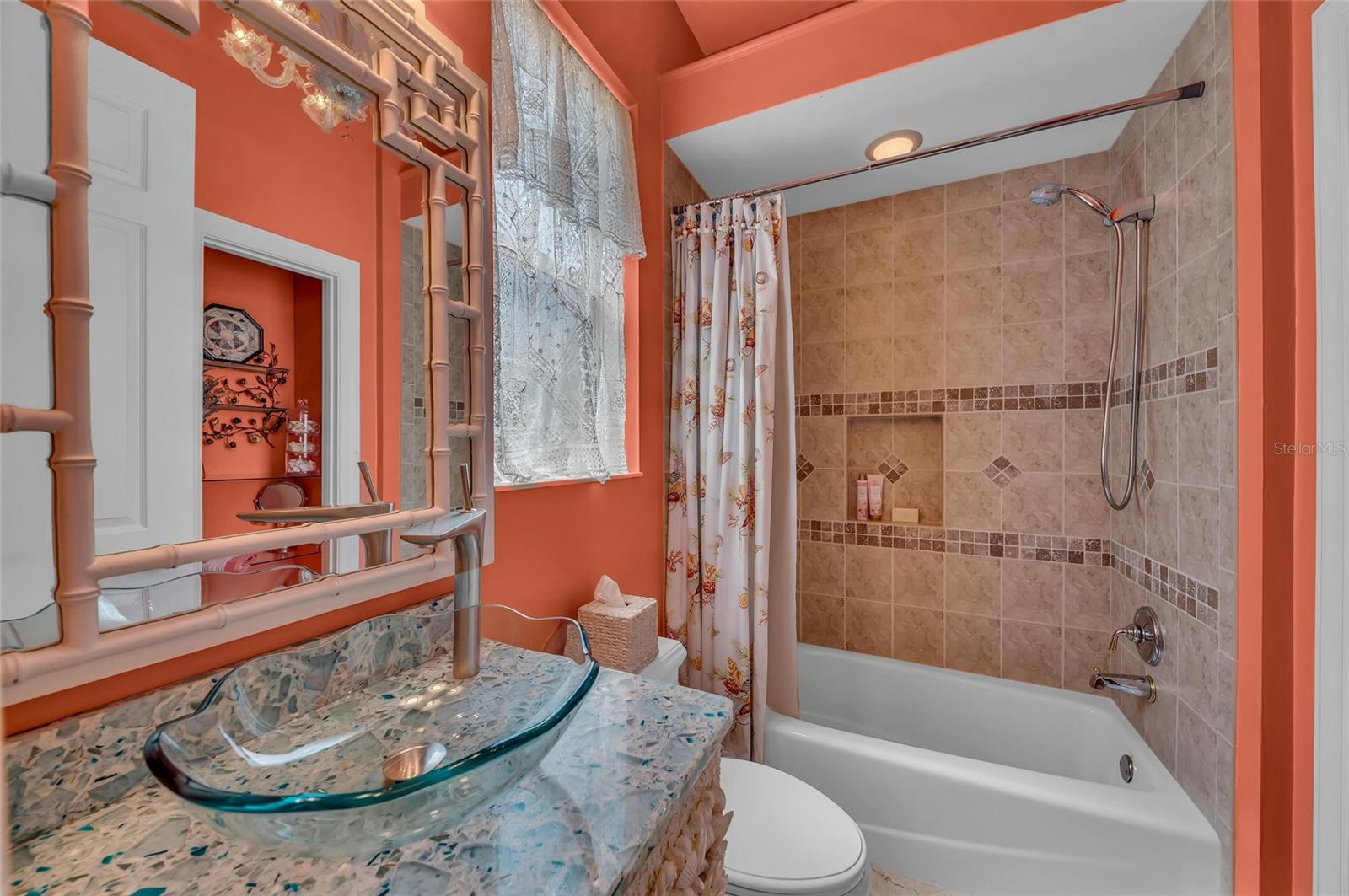 Listing photo id 19 for 8105 Warwick Gardens Lane