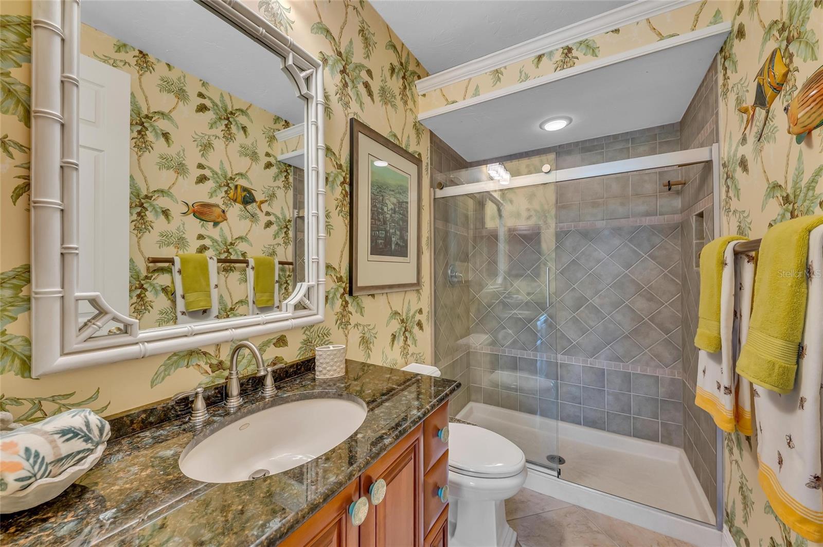Listing photo id 25 for 8105 Warwick Gardens Lane