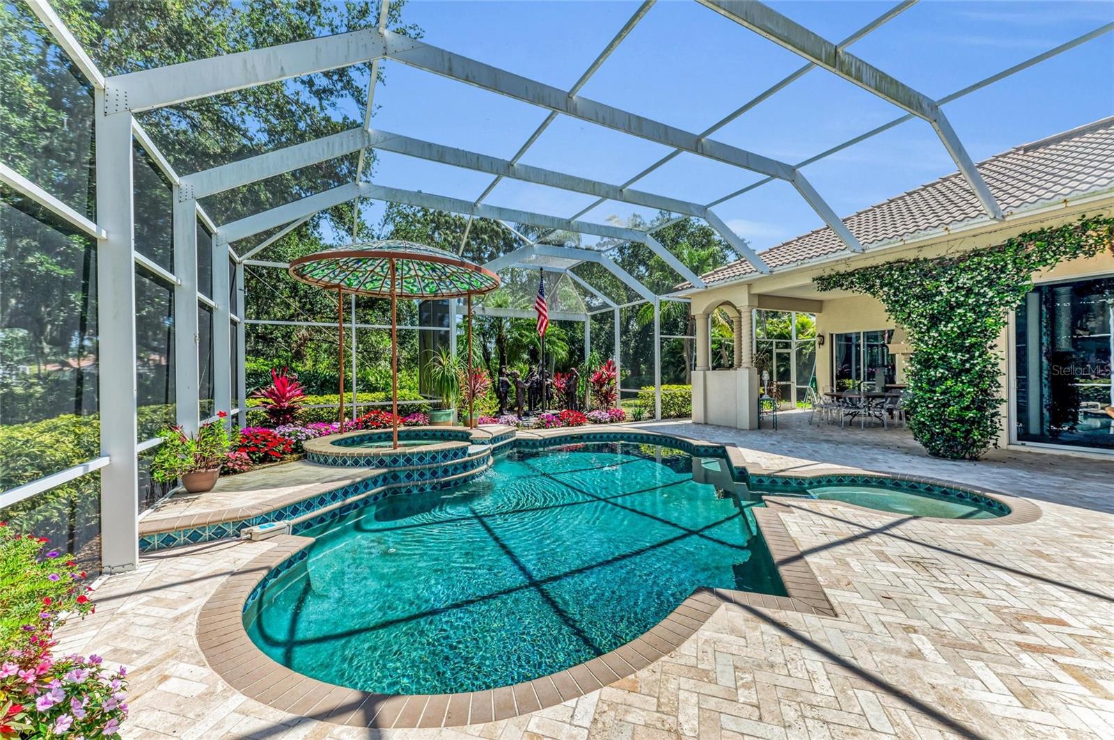 Listing photo id 33 for 8105 Warwick Gardens Lane