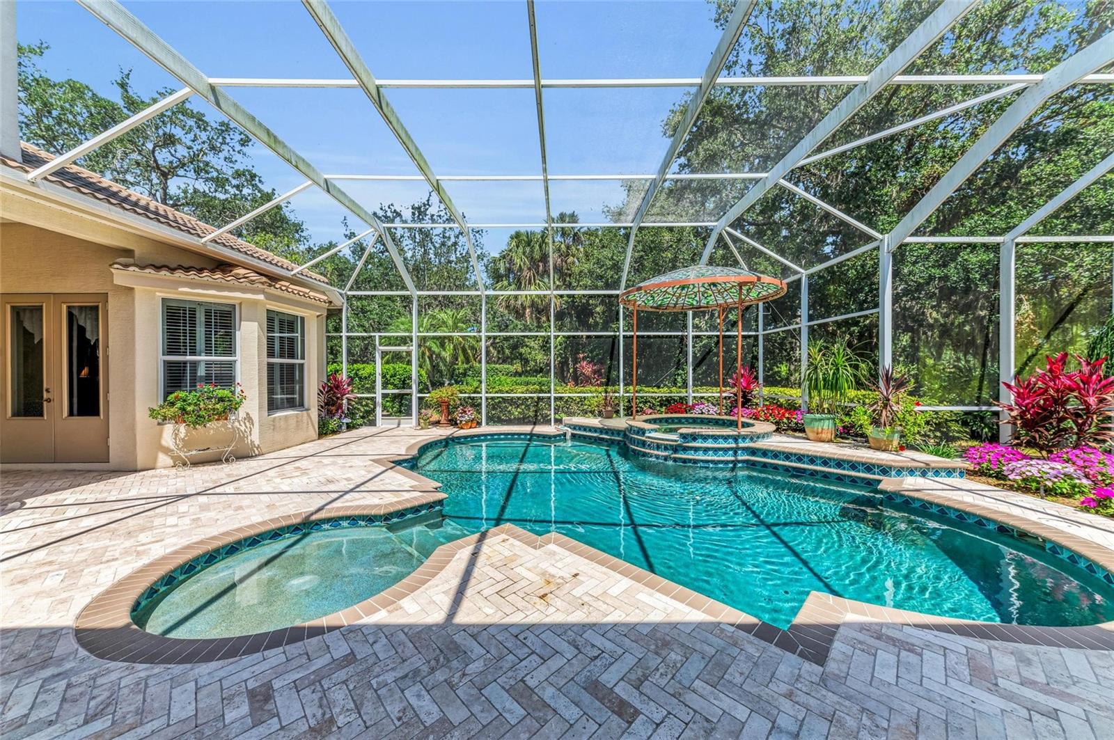 Listing photo id 34 for 8105 Warwick Gardens Lane