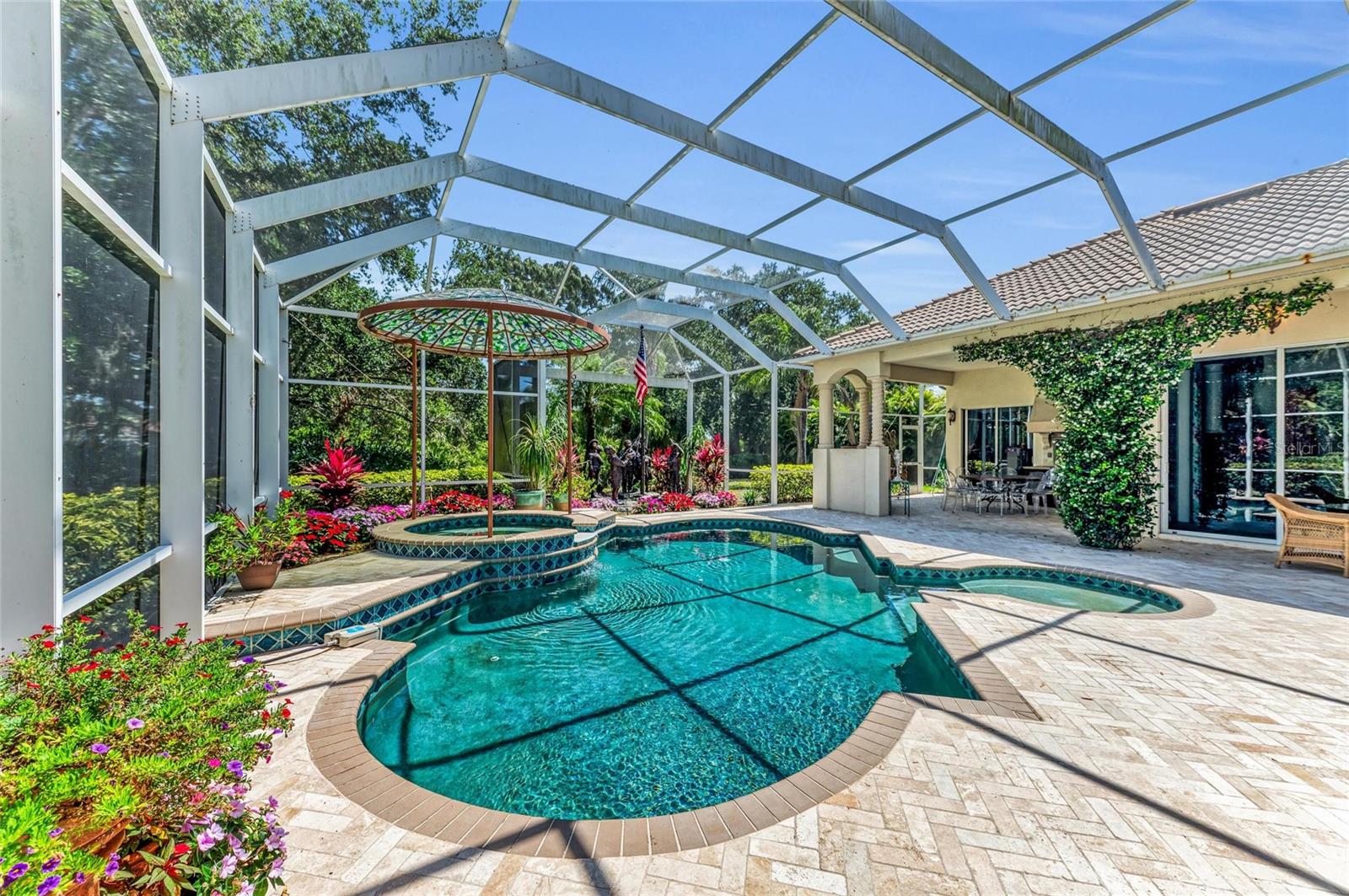 Listing photo id 36 for 8105 Warwick Gardens Lane