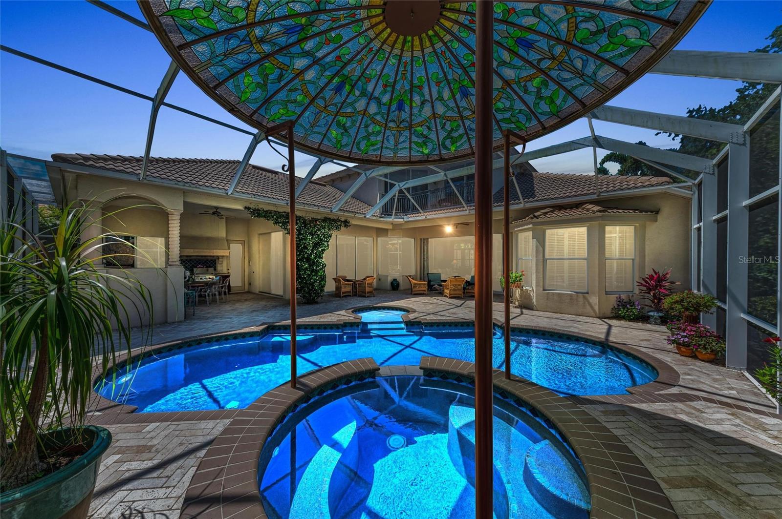 Listing photo id 38 for 8105 Warwick Gardens Lane