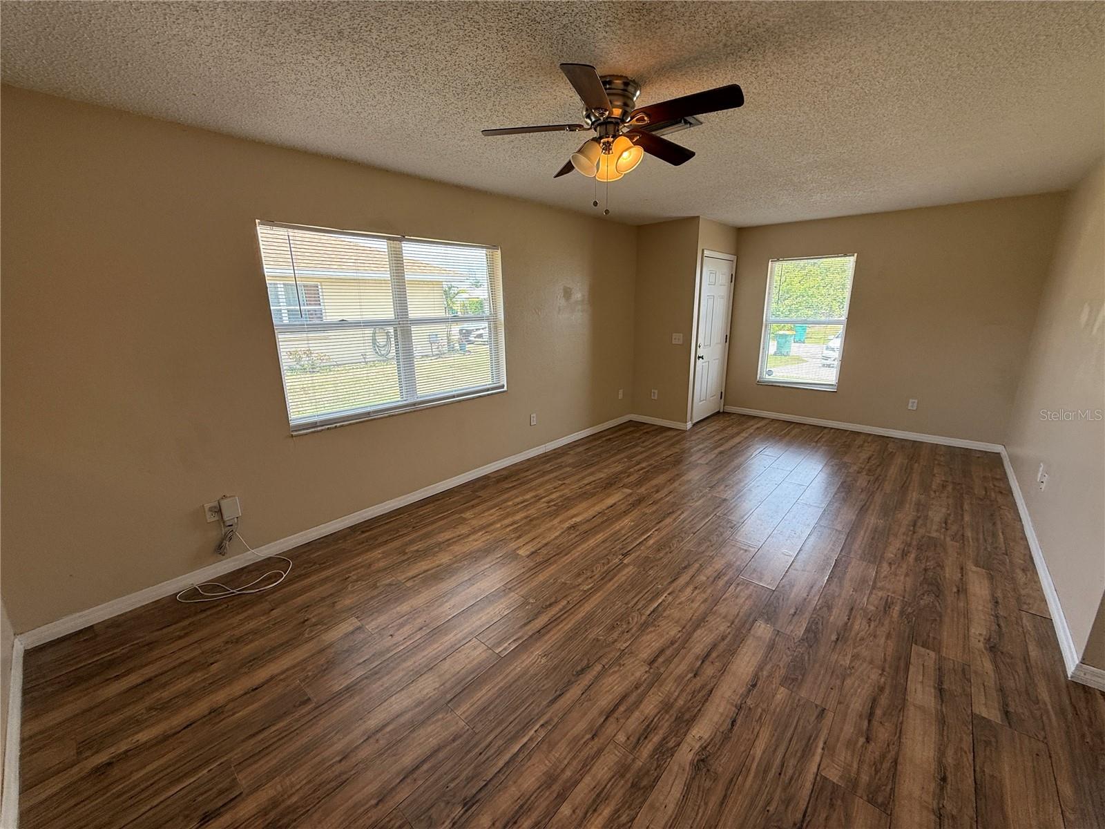 Image 5 of 15 For 11089 Pendleton Avenue A