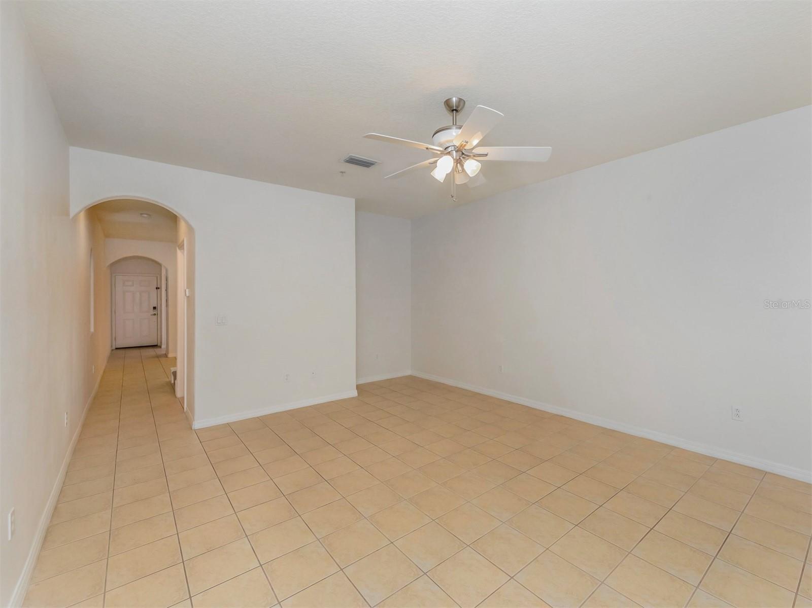 Image 9 of 31 For 13080 Tigers Eye Drive