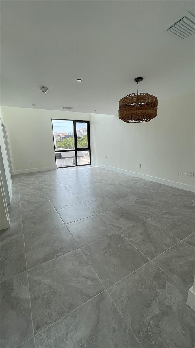 Image 13 of 18 For 1558 4th Street 216