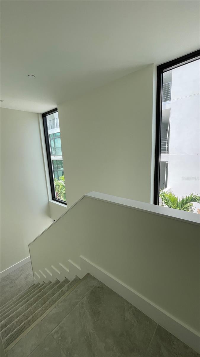 Image 7 of 18 For 1558 4th Street 216