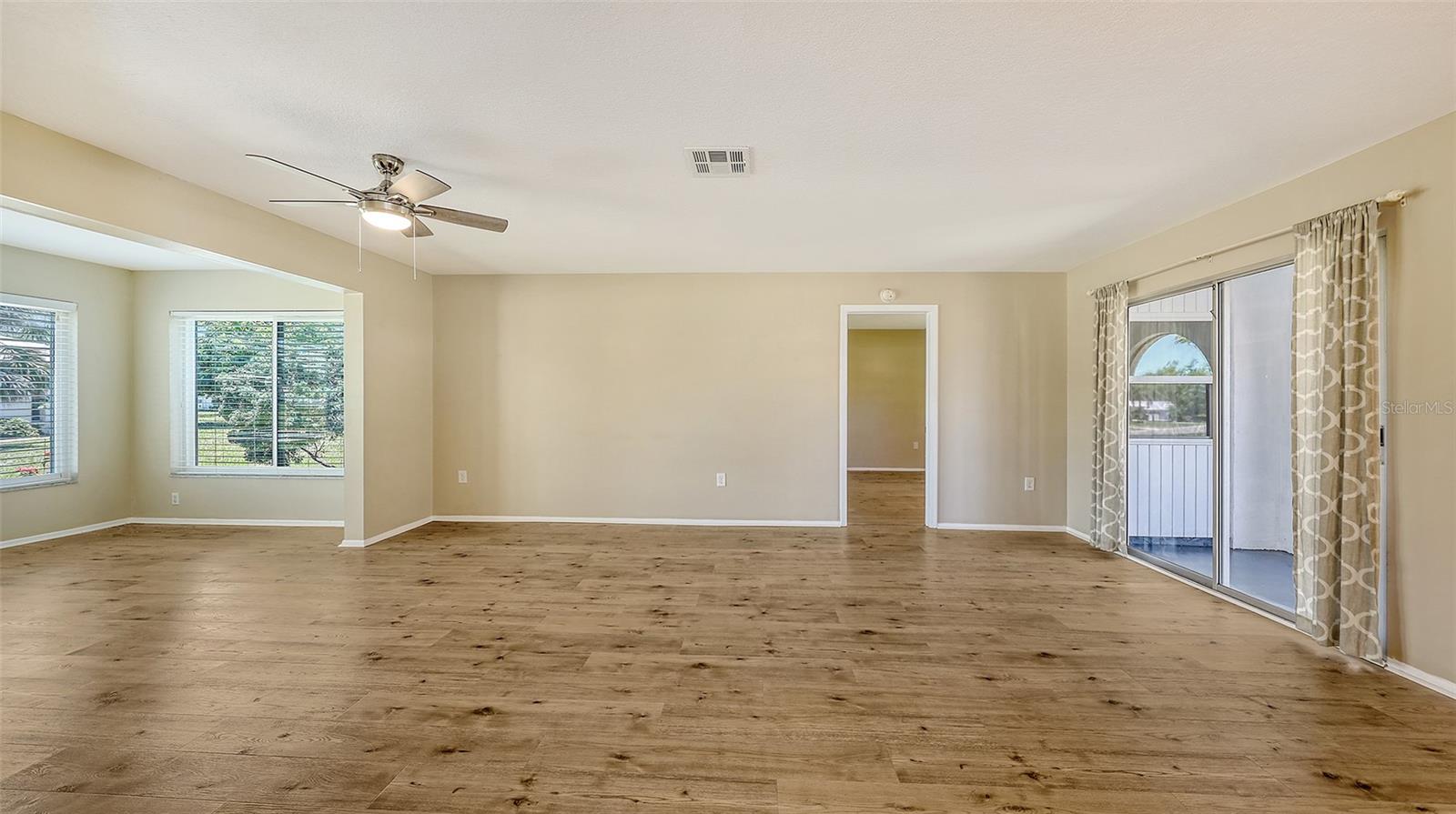 Image 14 of 40 For 445 Matisse Circle S 445