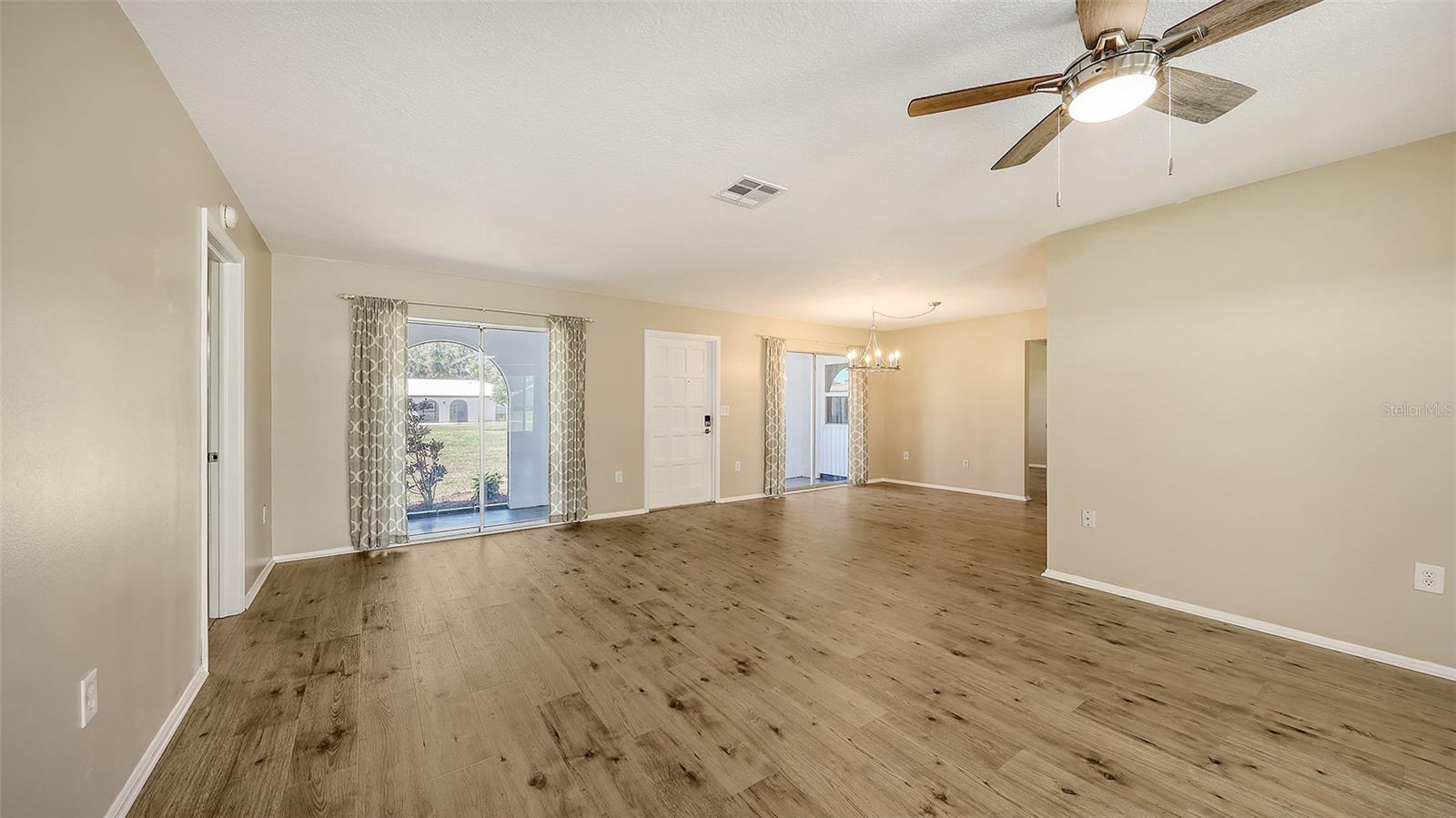 Image 15 of 40 For 445 Matisse Circle S 445