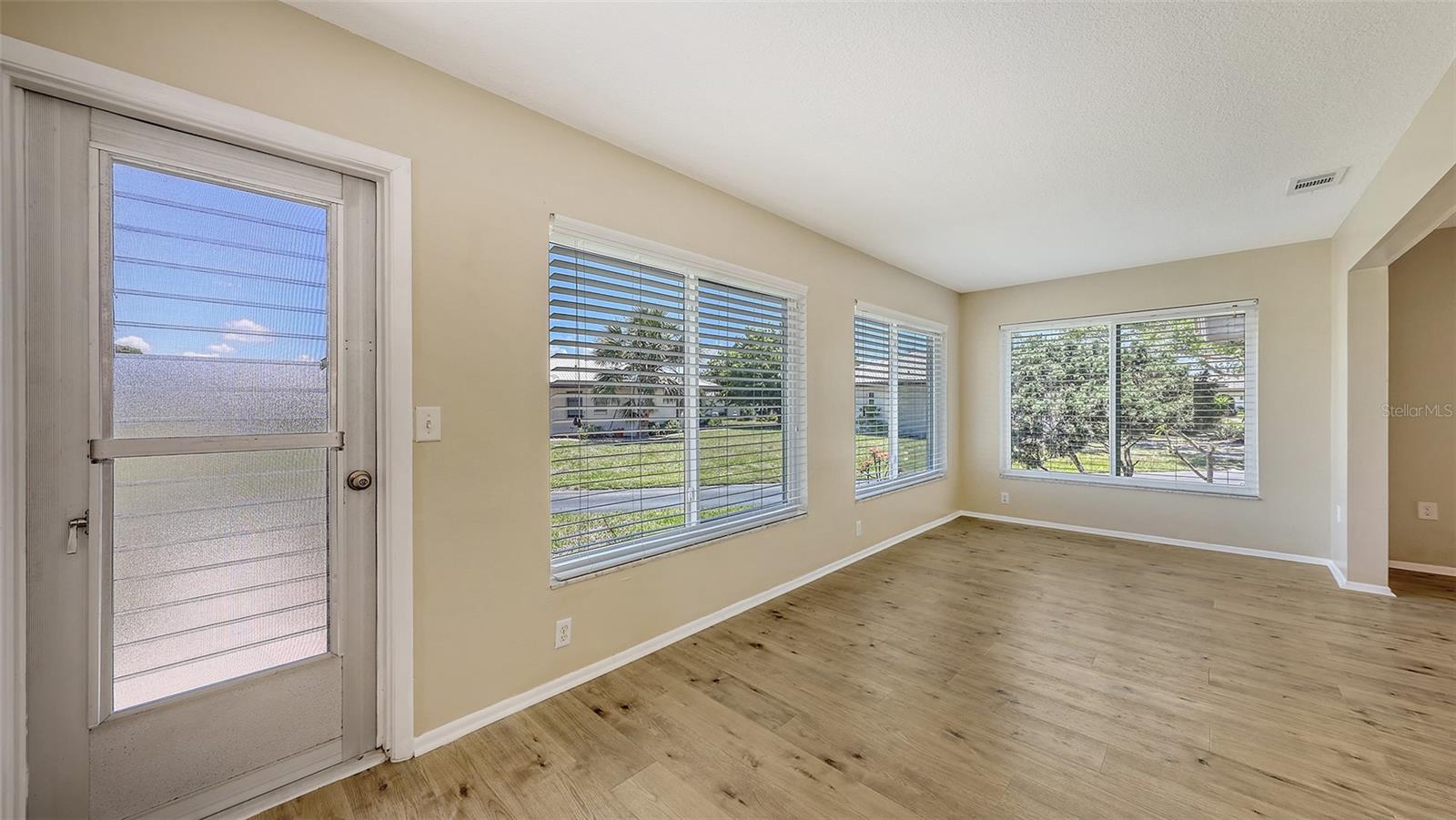 Image 18 of 40 For 445 Matisse Circle S 445
