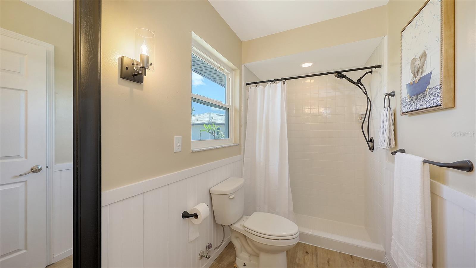 Image 29 of 40 For 445 Matisse Circle S 445