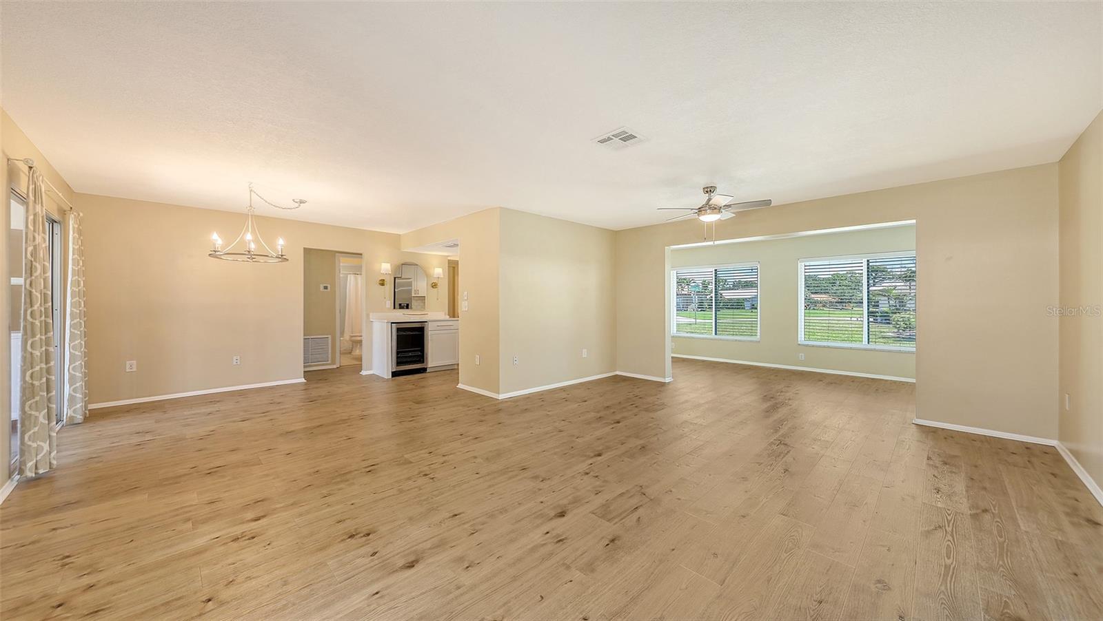 Image 8 of 40 For 445 Matisse Circle S 445