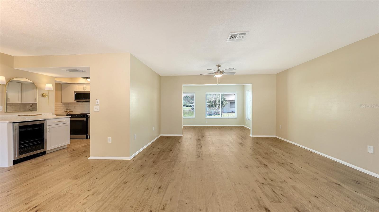 Image 9 of 40 For 445 Matisse Circle S 445