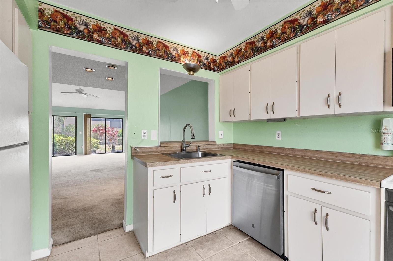 Image 13 of 60 For 5273 Myrtle Wood  37