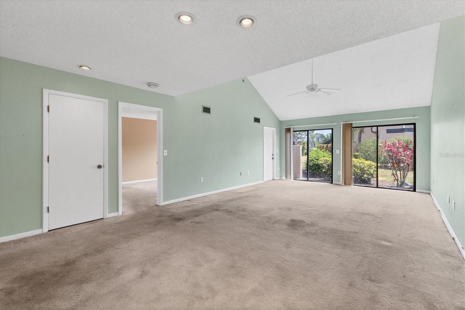 Image 15 of 60 For 5273 Myrtle Wood  37