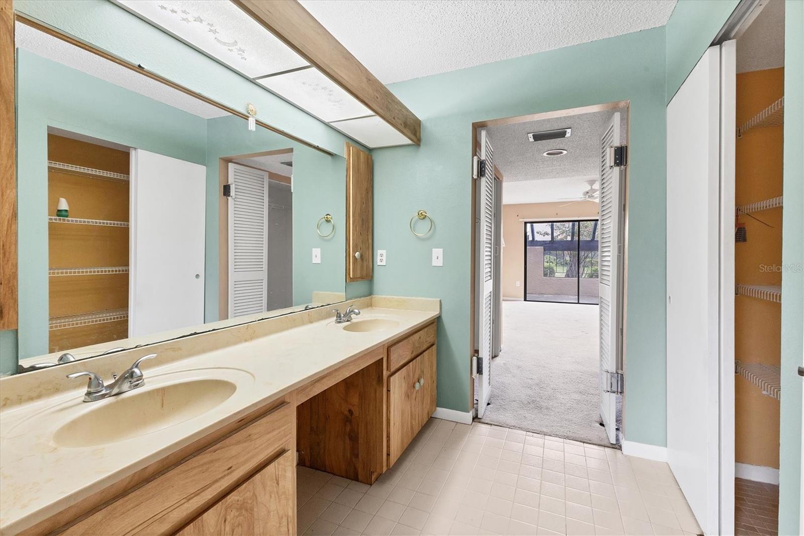 Image 18 of 60 For 5273 Myrtle Wood  37
