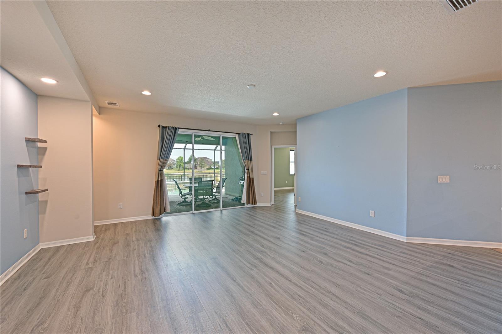 Image 13 of 39 For 11342 77th Street E