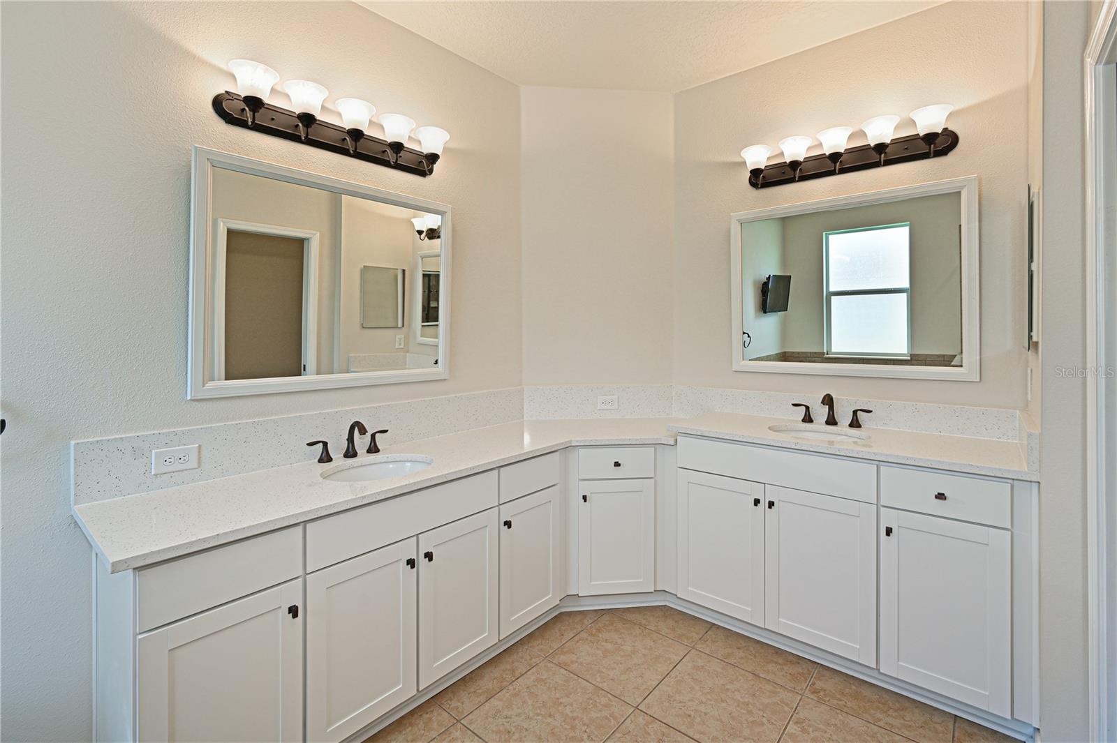 Image 16 of 39 For 11342 77th Street E