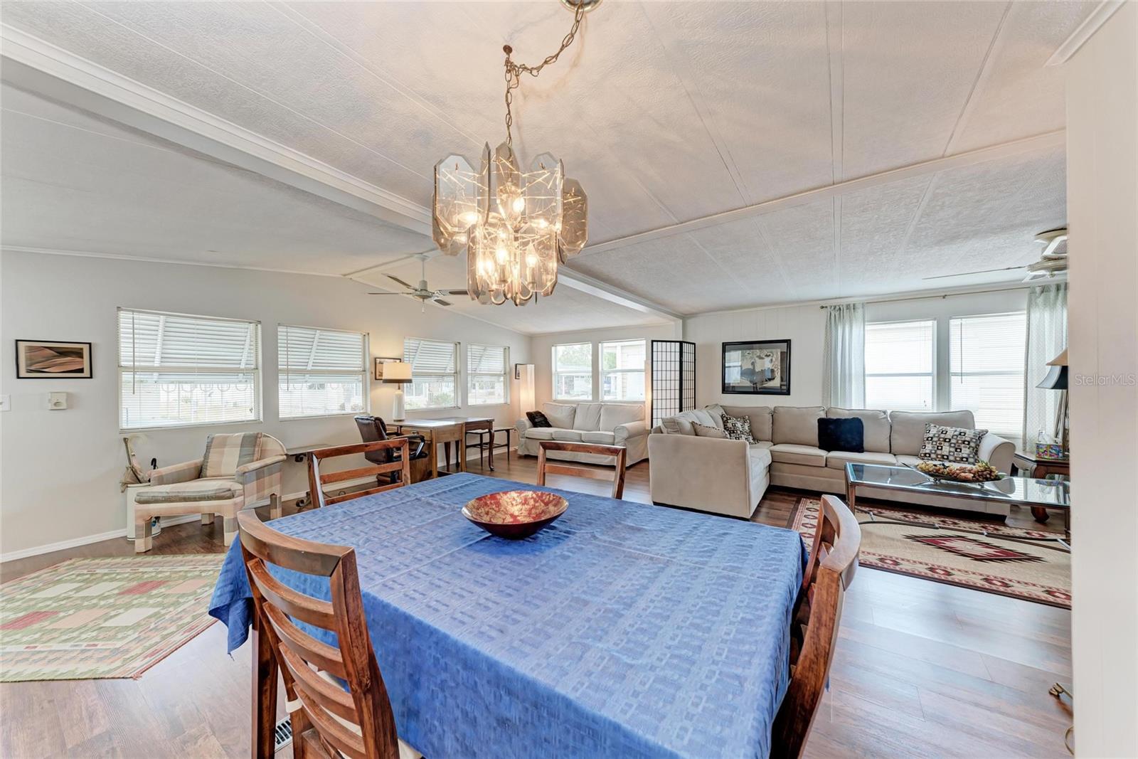 Image 18 of 42 For 5619 Bayshore Road 164