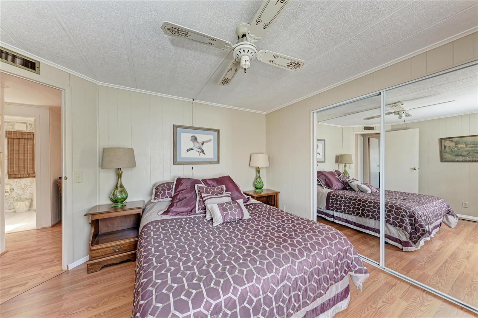 Image 27 of 42 For 5619 Bayshore Road 164