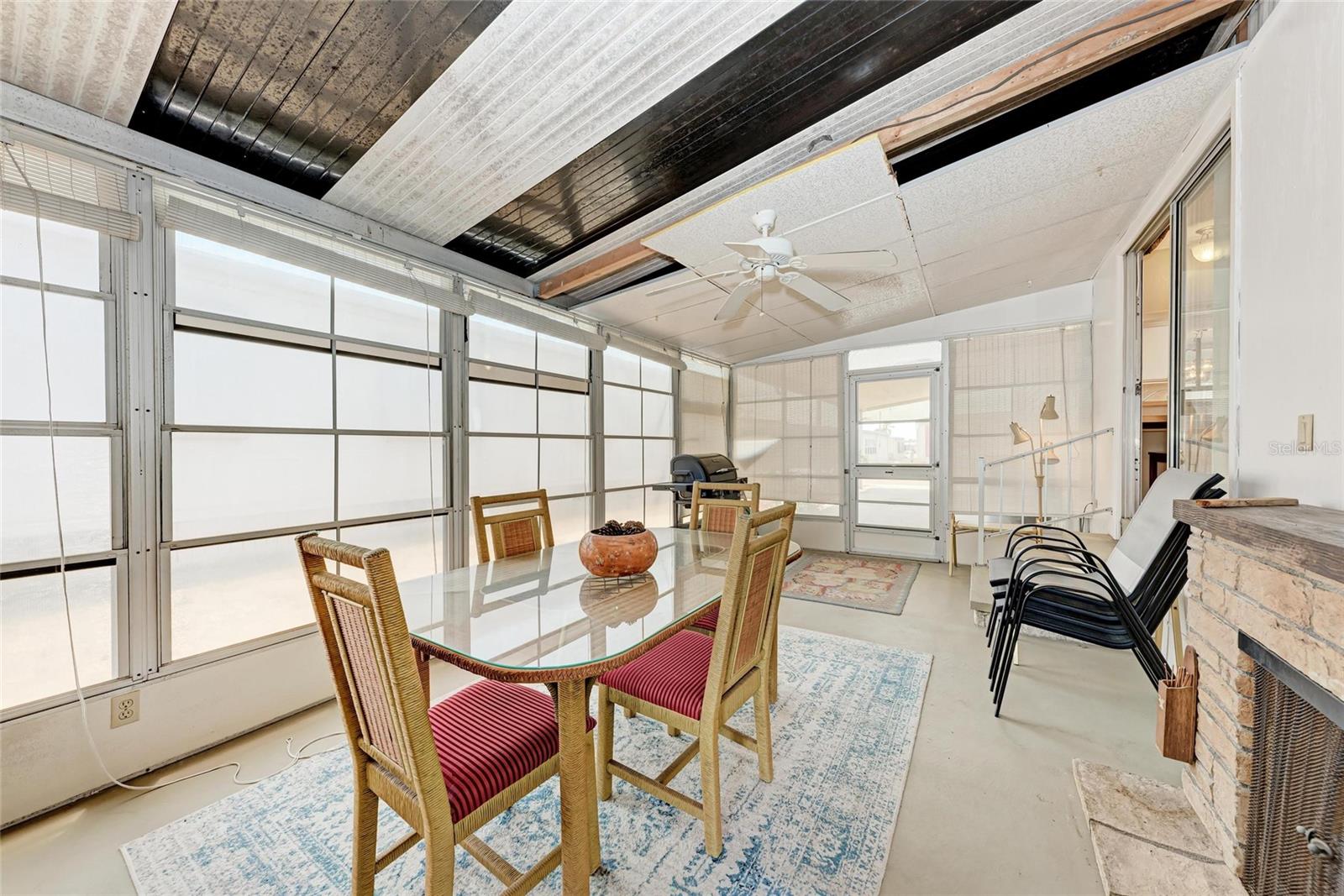 Image 33 of 42 For 5619 Bayshore Road 164