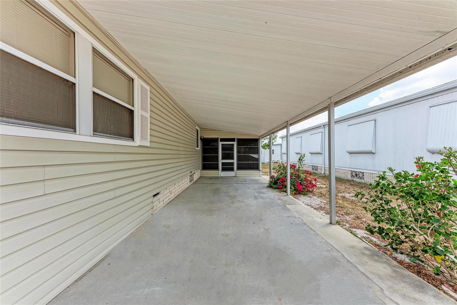 Image 36 of 42 For 5619 Bayshore Road 164