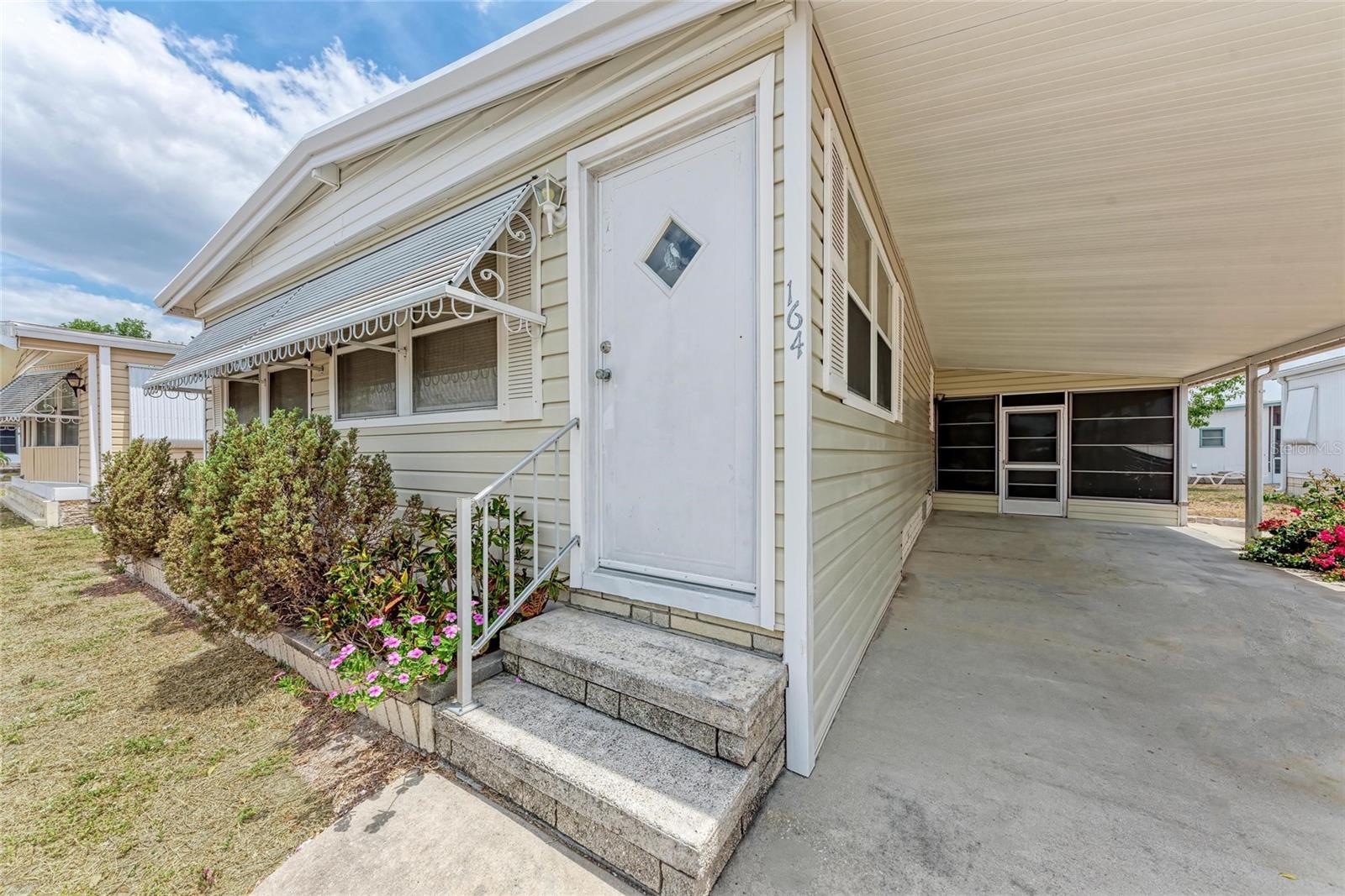 Image 4 of 42 For 5619 Bayshore Road 164