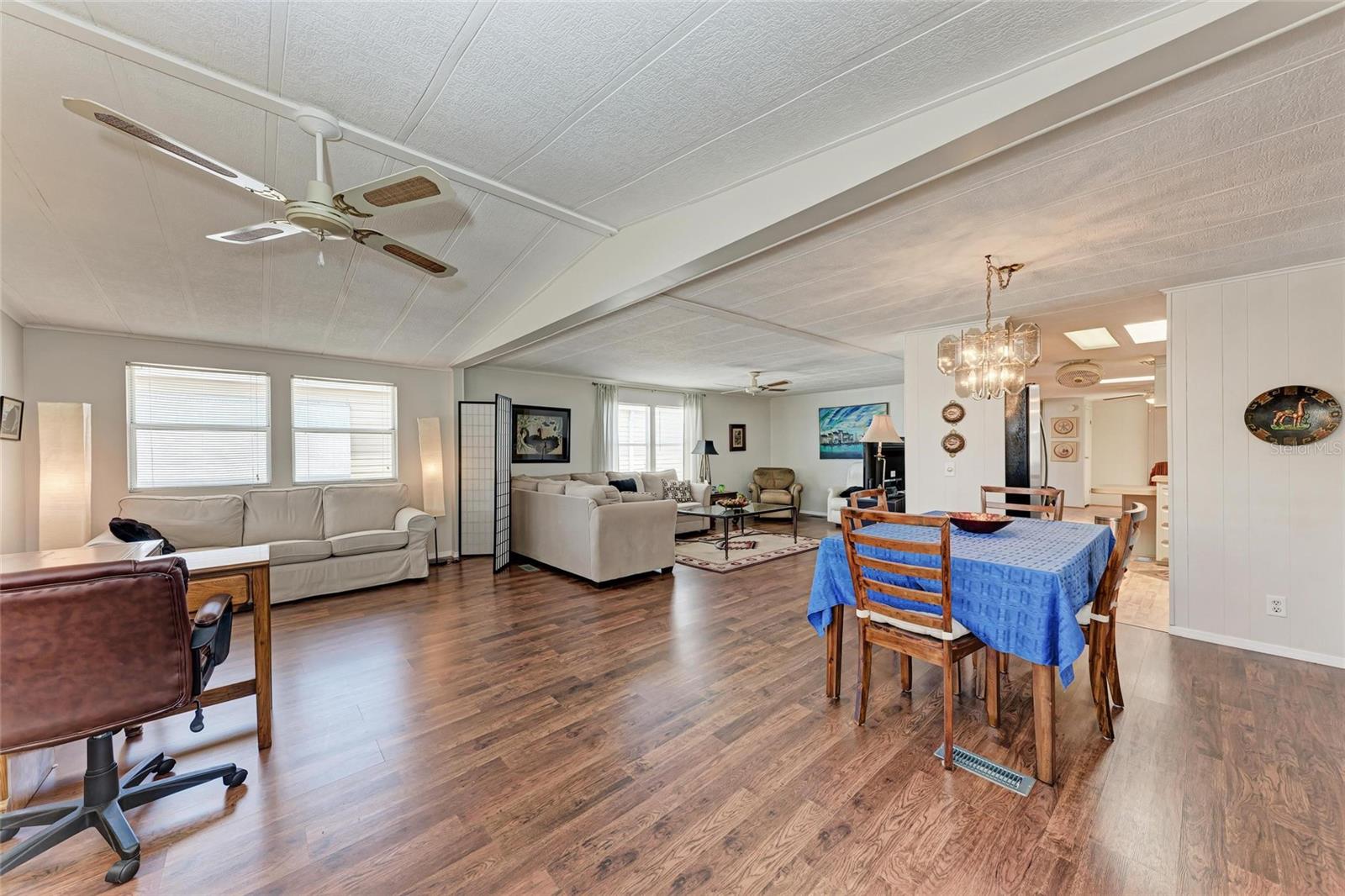 Image 6 of 42 For 5619 Bayshore Road 164