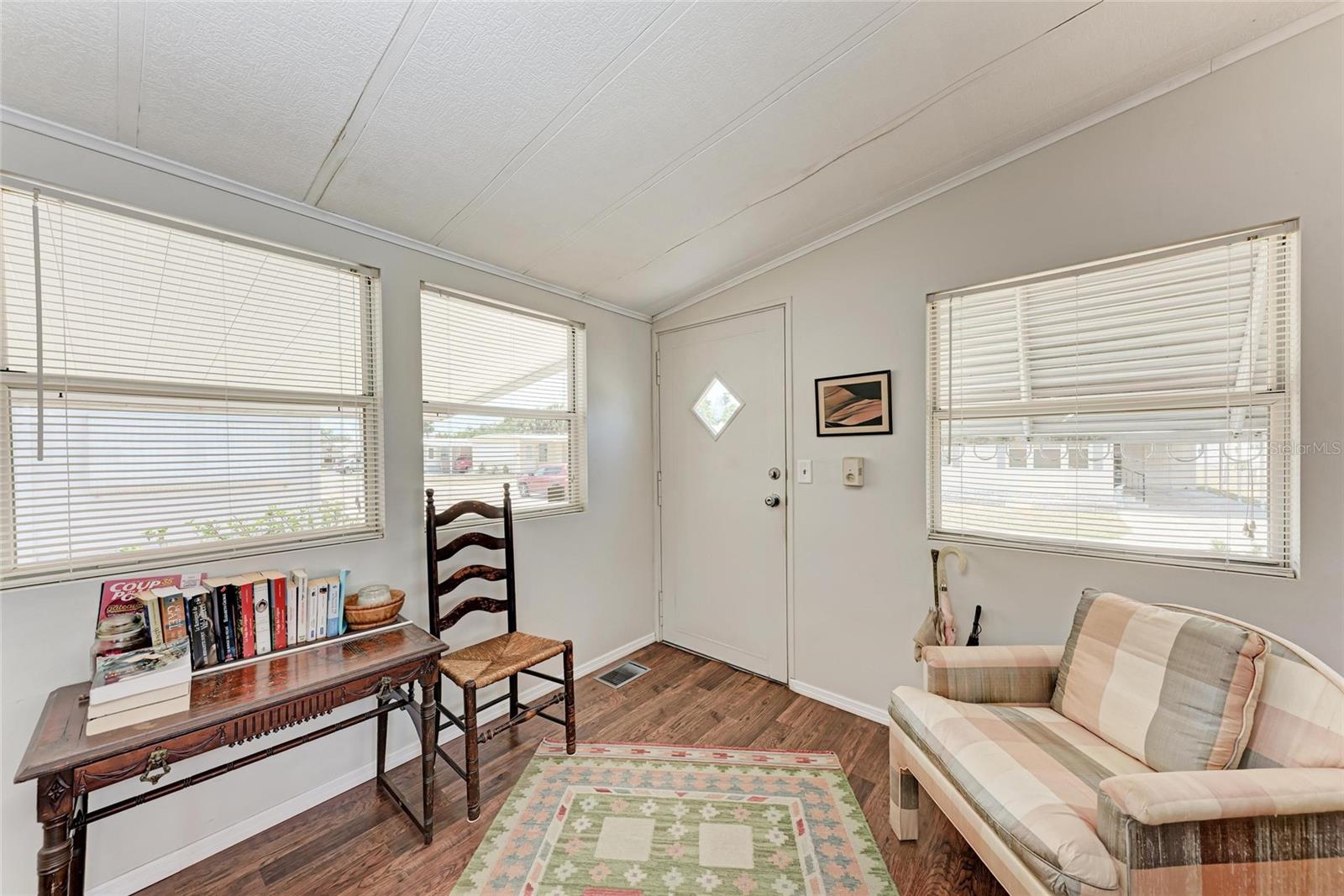Image 7 of 42 For 5619 Bayshore Road 164