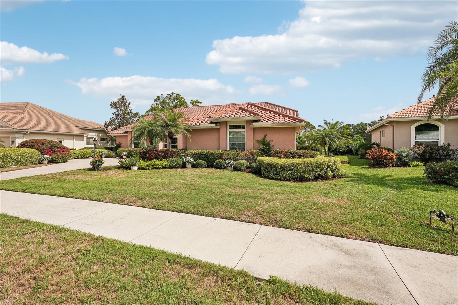 Image 4 of 80 For 431 Fieldstone Drive