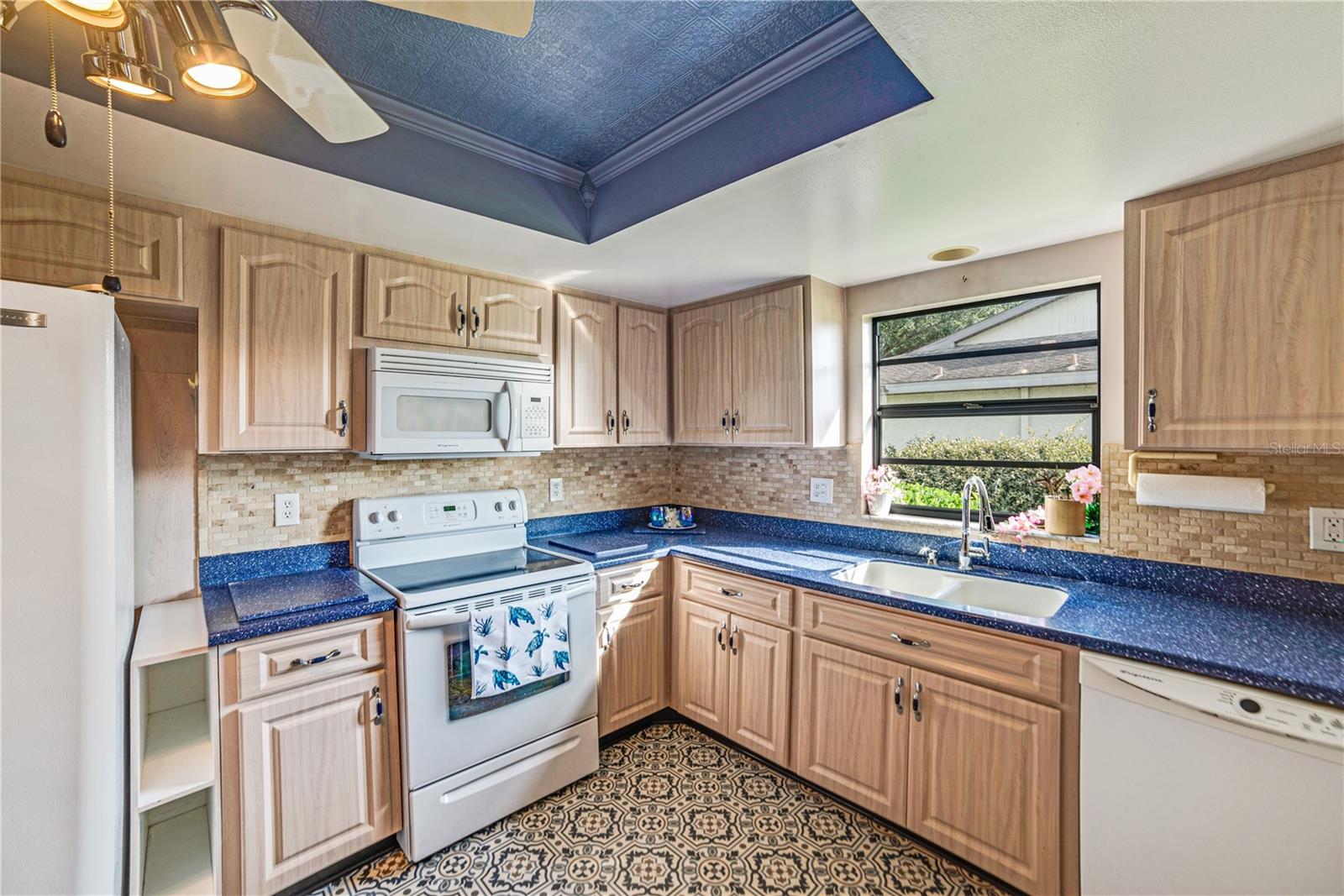 Image 4 of 53 For 2607 Lancaster Drive 35
