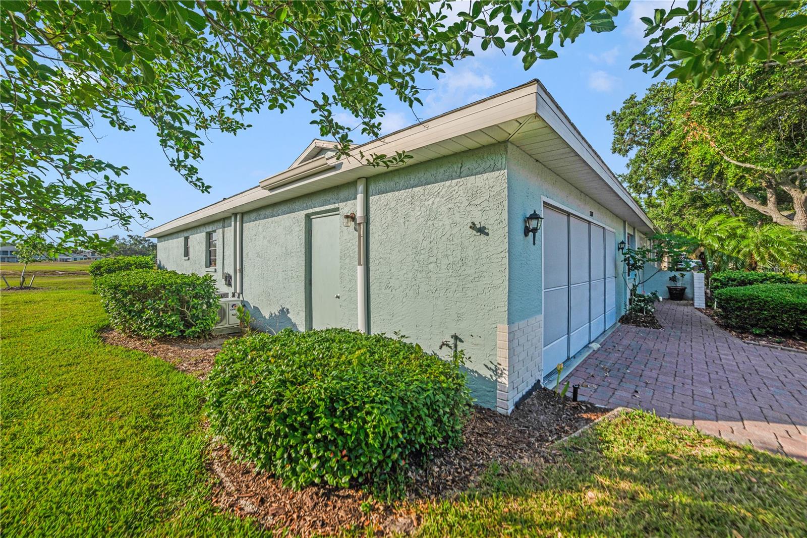 Image 43 of 53 For 2607 Lancaster Drive 35