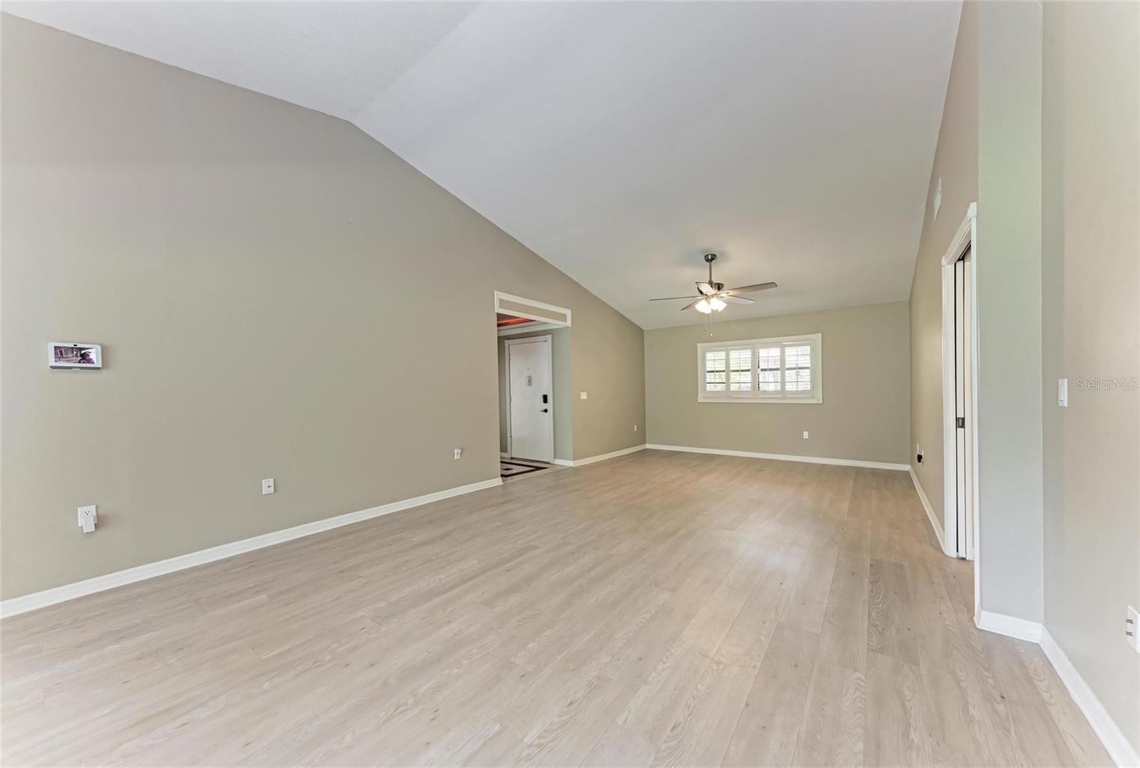 Image 23 of 59 For 4644 Red Maple Road 1303