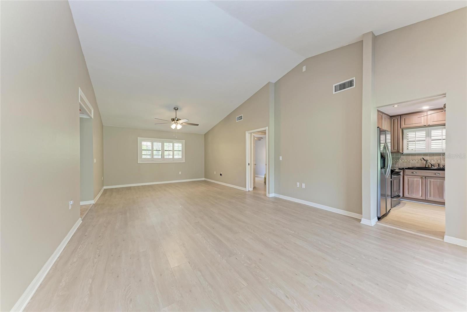 Image 25 of 59 For 4644 Red Maple Road 1303