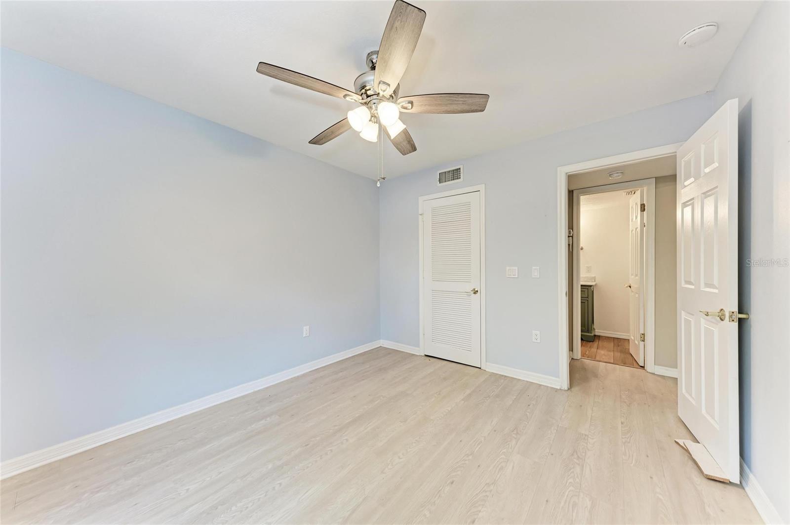 Image 37 of 59 For 4644 Red Maple Road 1303