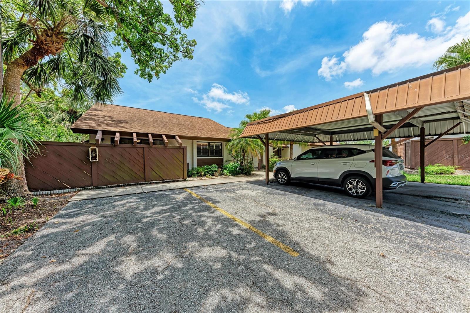 Image 39 of 59 For 4644 Red Maple Road 1303