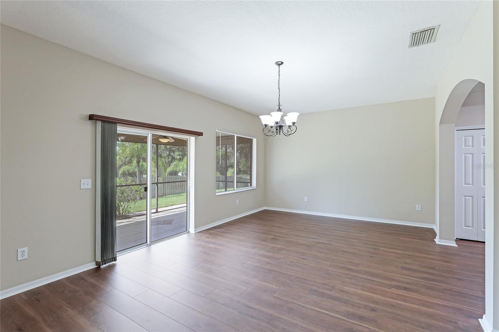 Image 7 of 41 For 3303 Pine Top Drive