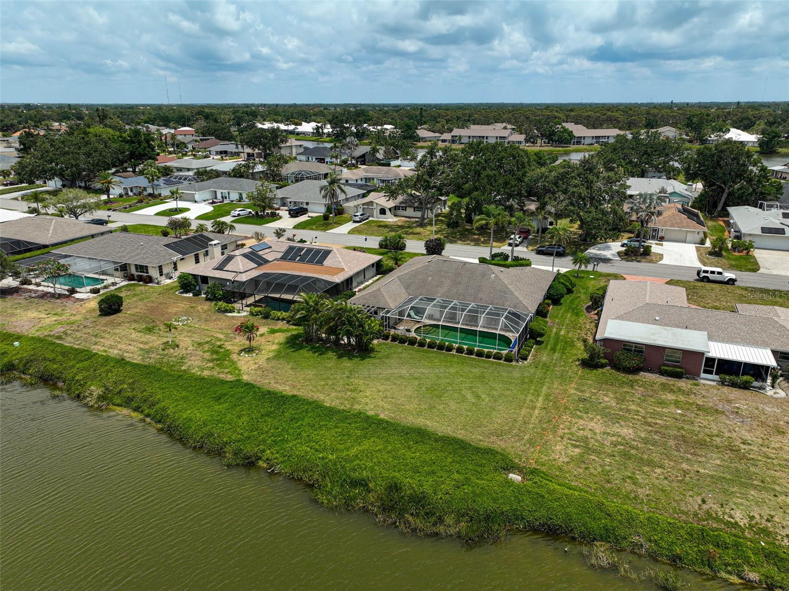 Image 5 of 52 For 1227 Waterside Lane