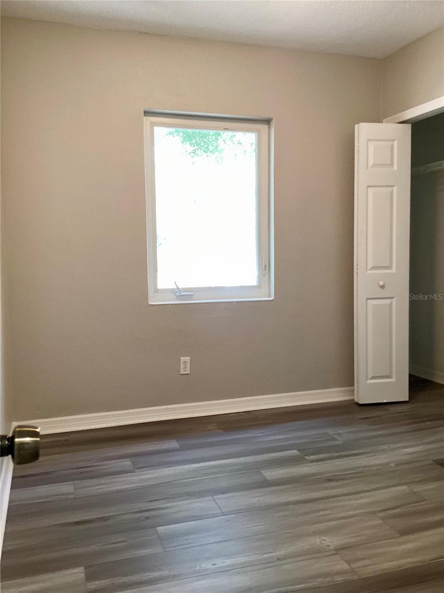 Image 15 of 22 For 1512 18th Avenue W