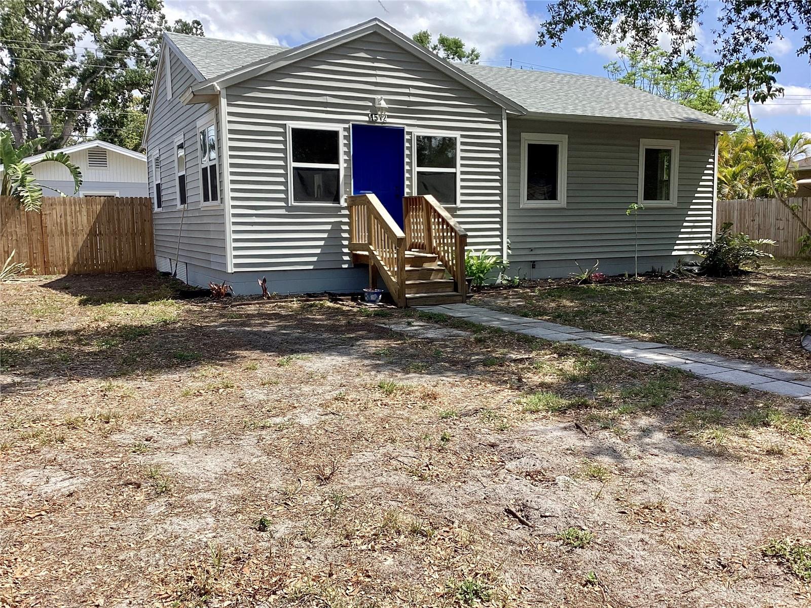 Image 2 of 22 For 1512 18th Avenue W
