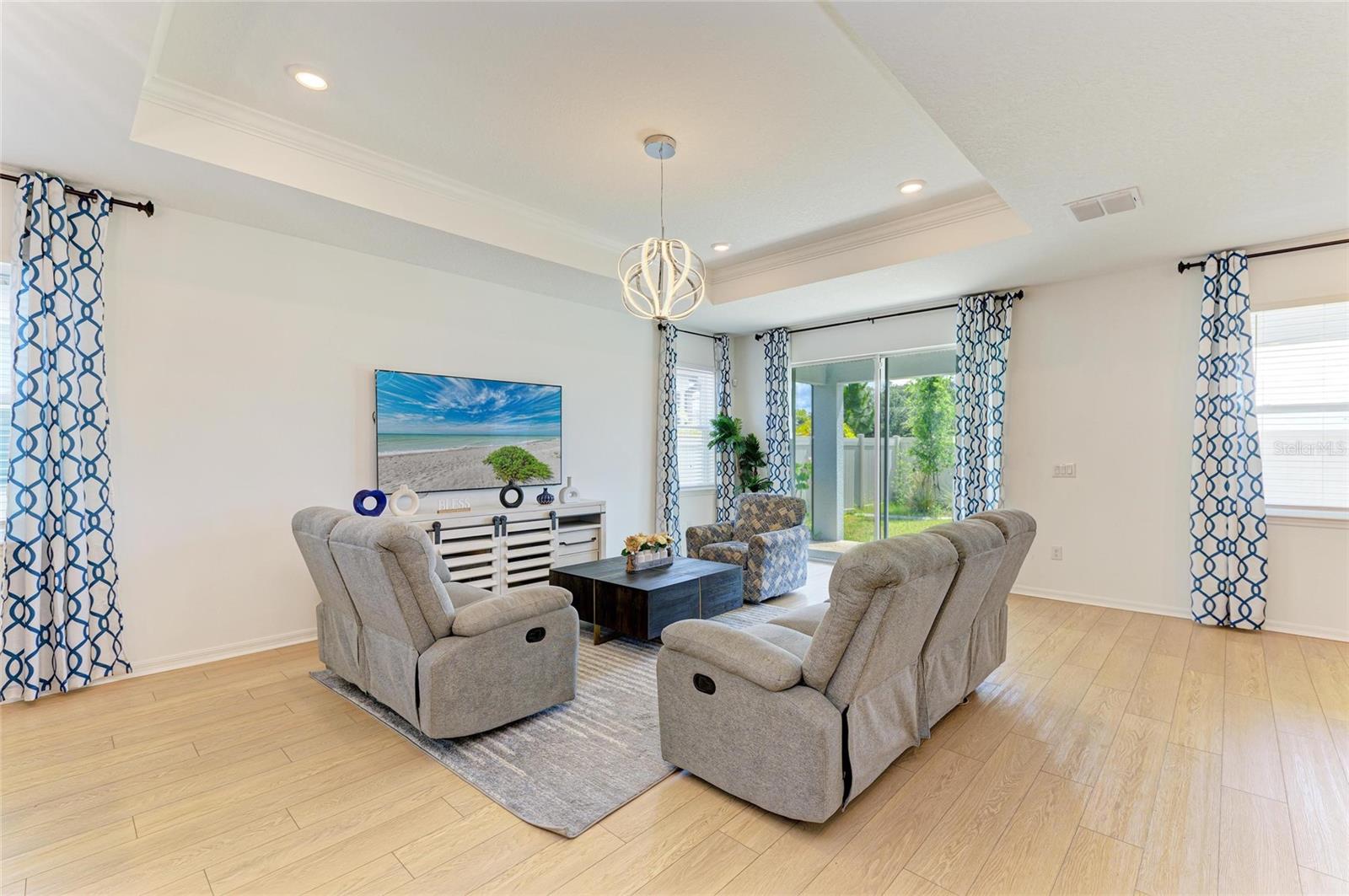 Image 14 of 43 For 2926 61st Drive E