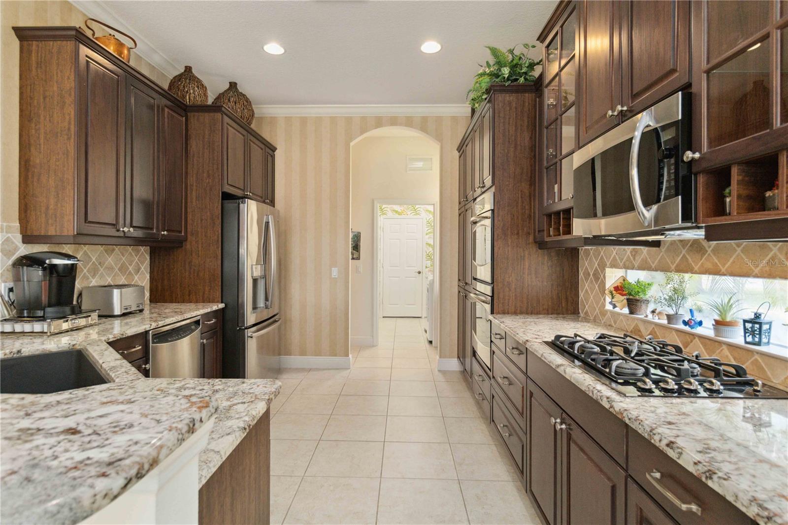 Image 16 of 49 For 12240 Thornhill Court