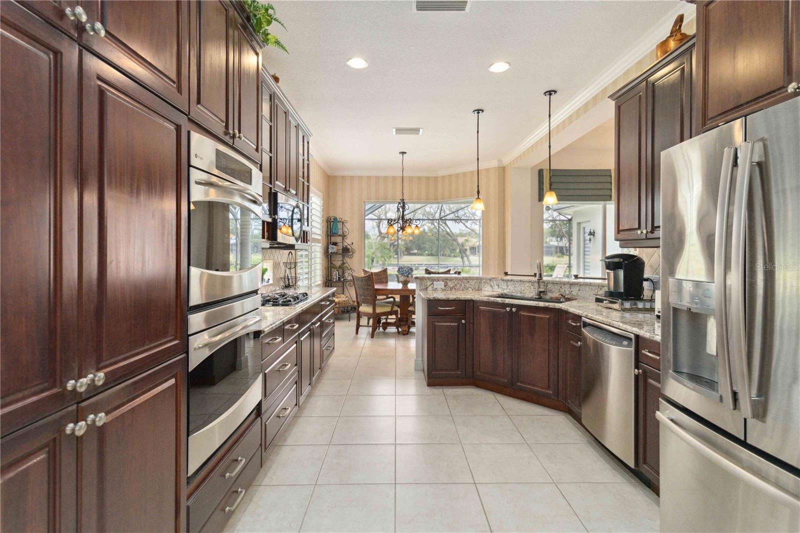 Image 18 of 49 For 12240 Thornhill Court
