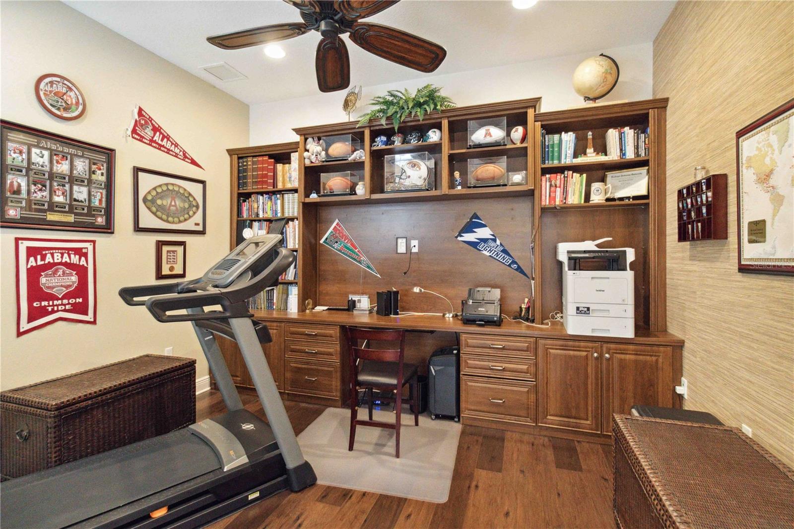 Image 23 of 49 For 12240 Thornhill Court