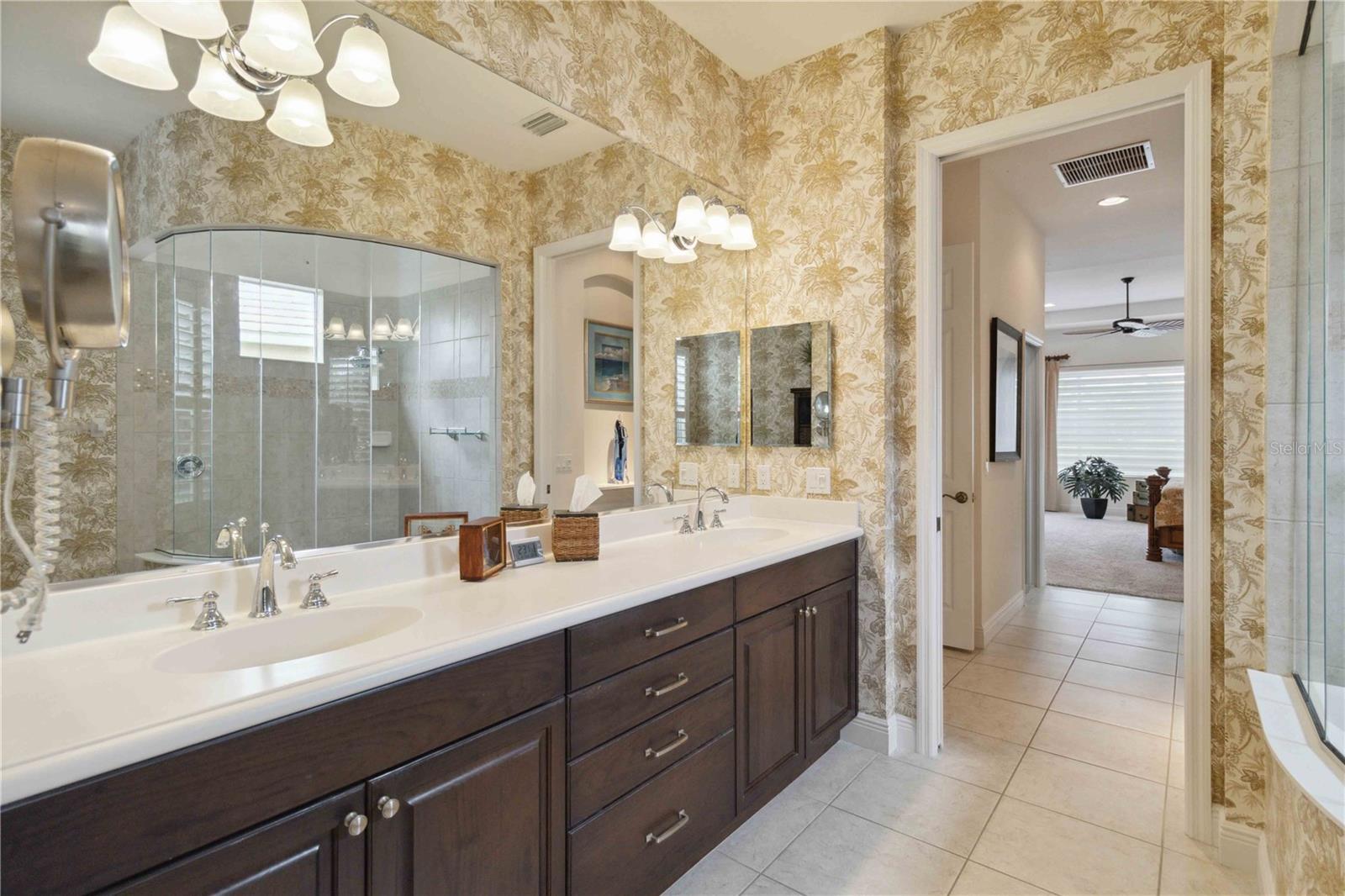 Image 36 of 49 For 12240 Thornhill Court