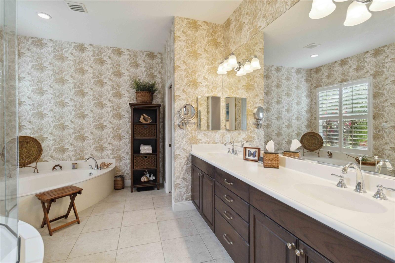 Image 37 of 49 For 12240 Thornhill Court